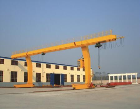 在雨季抚顺起重机的使用要注意什么?